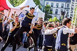 Le bagad Kombrid à l'annonce du vainqueur de l'épreuve d'été