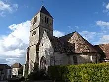 L'église Saint-Aubin.
