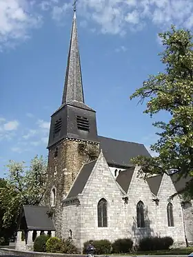 Église Saint-Laurent de Couillet datant du IXe siècle au XXe siècle.