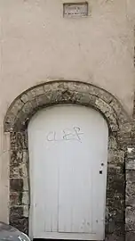 Entrée de la cour du beau bouquet