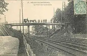 Le pont des Couronnes vu de la rue du Bois