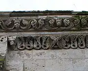 Détail des modillons du chevet.