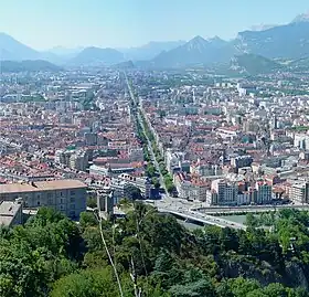 Image illustrative de l’article Cours de la Libération-et-du-Général-de-Gaulle