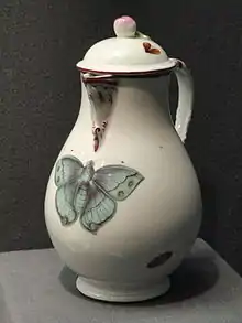 Pot à lait porcelaine de Niderviller vers 1775. Musée Gardiner à Toronto.