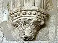 Cul-de-lampe à besants à l'est du 4e doubleau.