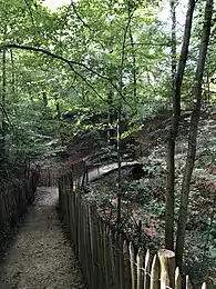 Pont enjambant le ravin vers le parc du Wolvendael