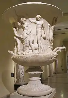 Vase avec des scènes bachiques.