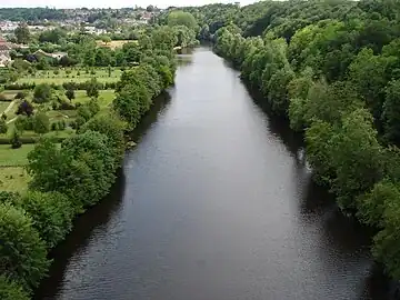 La rivière Creuse depuis le sommet du viaduc en 2007.