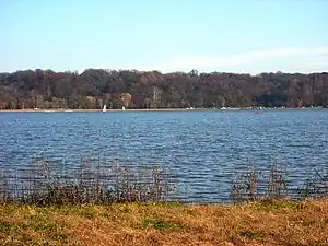 Vue du Creve Coeur Lake.