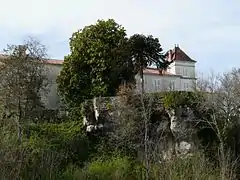 Le château de la Barde.