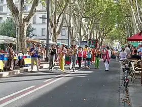 Fanfare à Avignon ouvrant le défilé célébrant la levée du ban des vendanges