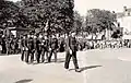 Ouverture du défilé du 14 juillet 1945 par les policiers de Châtellerault.