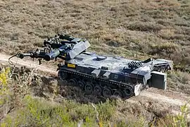 Le char de déminage Keiler possède un fléau anti-mine.