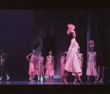 Photographie du ballet Les Biches en 1989.