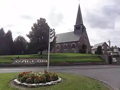 Église Saint-Médard au centre de Dallon.