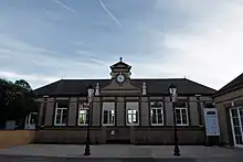 La mairie.