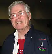 photo couleur en buste de David Hartwell