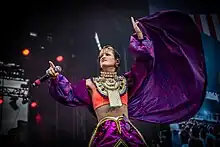 Lili Boy chanteuse Deluxe