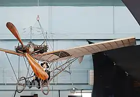 1907 : Demoiselle d'Alberto Santos-Dumont.