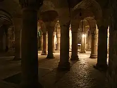Crypte de la cathédrale Saint-Bénigne de Dijon.