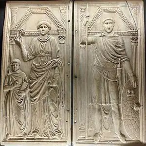 Diptyque consulaire du Vandale Flavius  Stilicon, son épouse, Sérène, et son fils, Euchère. Ivoire. 34,2 cm. Vers 396.Monza, Musée du Dôme