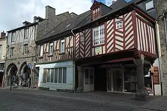 no 27 (maison de la Grisardière) et nos 29 et 31.