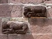 Reliefs romans sur chevet.