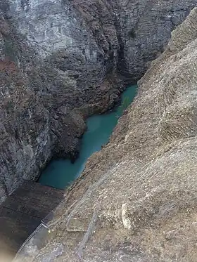 Vue de l'entrée des gorges depuis le barrage du Sautet.