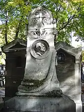 Tombe de Joseph-Louis Duc, cimetière de Montmartre.