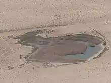 Vue aérienne d'un point d'eau.