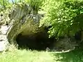 Grotte en amont du moulin du Ménieux.