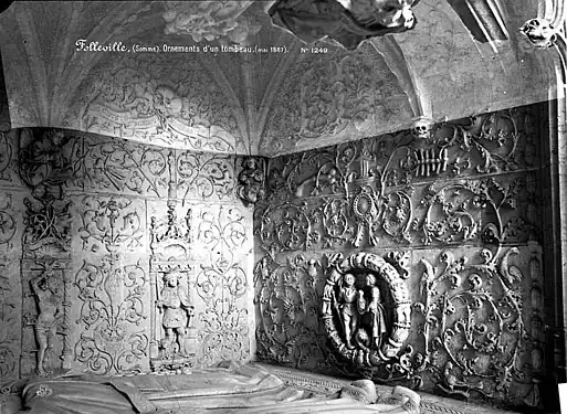 Détail du tombeau.