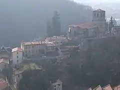 Vue aérienne du quartier Saint-Jean au sud de la cité médiévale de Thiers.