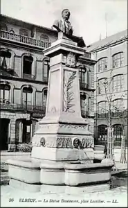 Monument à Lucien Dautresme (1897), Elbeuf, place Lecallier.