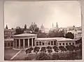Elisenbrunnen, photographiée en 1865 par Jacob Wothly (de).