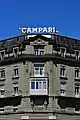 L'enseigne publicitaire pour Campari, installée en 1949.