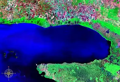 Ensenada de la Broa (en) et péninsule de Zapata au sud-est