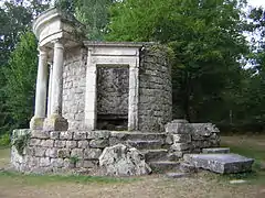 Le Temple de la philosophie, vu depuis le nord-est.