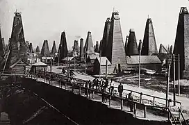 Puits de pétrole de Bakou, v. 1890.