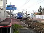 Arrivée d'une rameVB 2N en direction de Saint-Leu-la-Forêt.