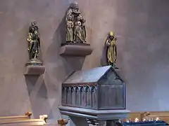 Châsse de sainte Sophie (XIVe siècle).