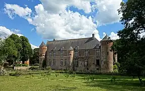 La zone rénovée est l'endroit où le donjon s'est effondré en 1984.