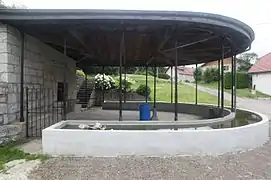 Fontaine-lavoir.
