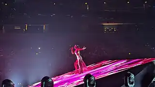 Brunette à Liverpool (2023)