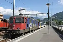 Une Re 420 à la gare de Monthey en 2009.