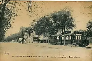 Tramway pour l'Odéon à la Croix d'Arcueil, motrice série 301 à 312 et attelage C1.