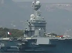 Le Charles de Gaulle à quai à Toulon.