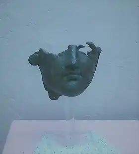 Sculpture en bronze de Méfitis conservée au Museo Archeologico Nazionale della Basilicata, Potenza.