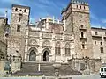 Façade du monastère royal de Santa María de Guadalupe