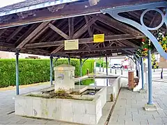 Fontaine-lavoir.